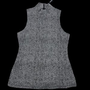 EXPRESS Sleeveless black and white top